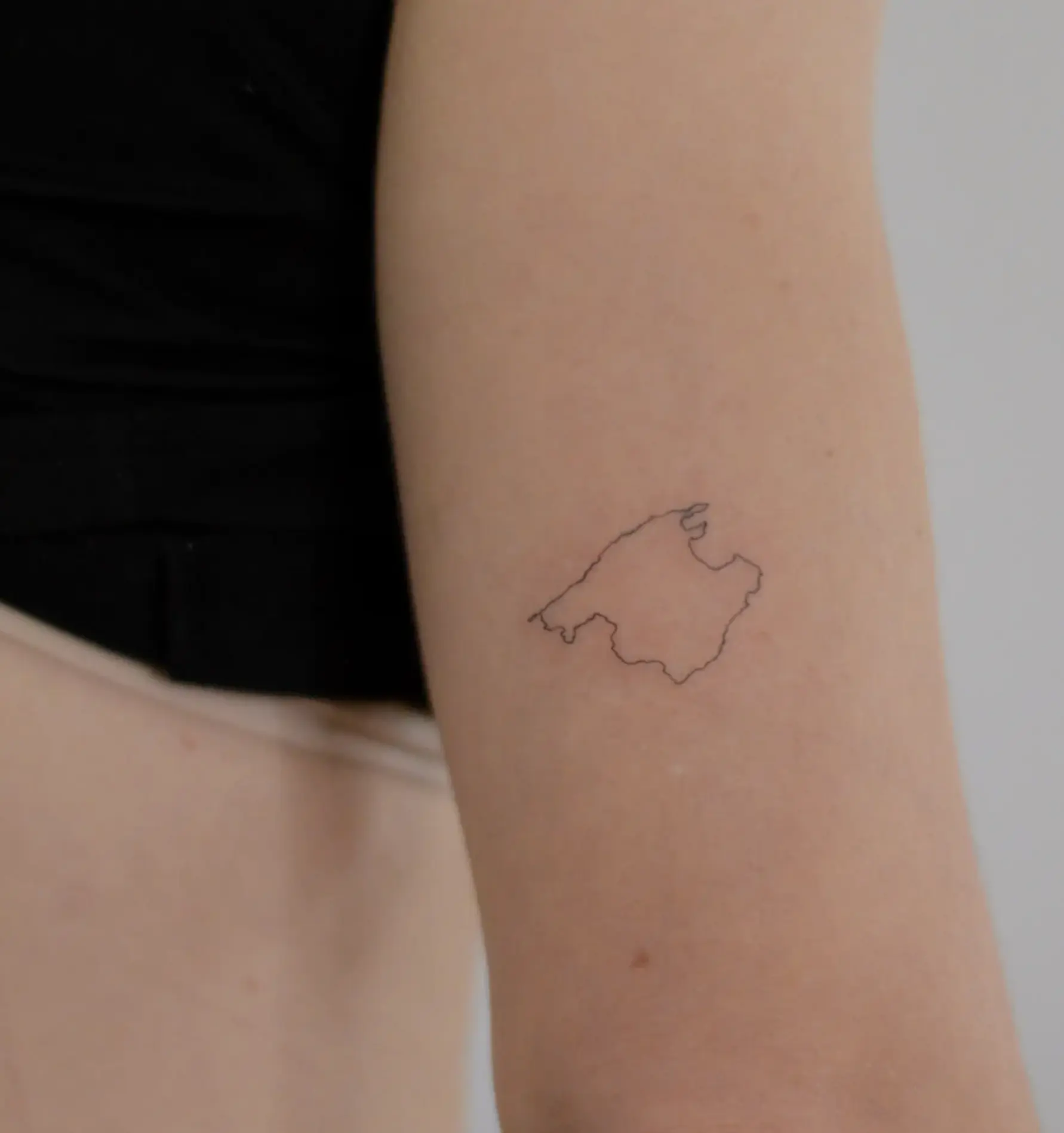 semi-permanent tattoo vs fine line tattoo